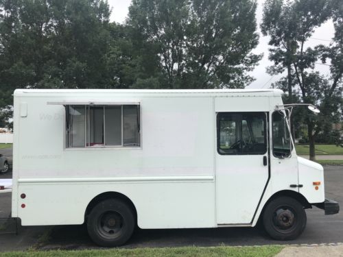2003 Workhorse P42 Food Truck W/ Off Grid Battery System! No Need For Generator!