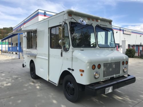 *LOW MILES *BRAND NEW FOOD TRUCK COMMERCIAL KITCHEN (FREE DELIVERY )571-251-3860