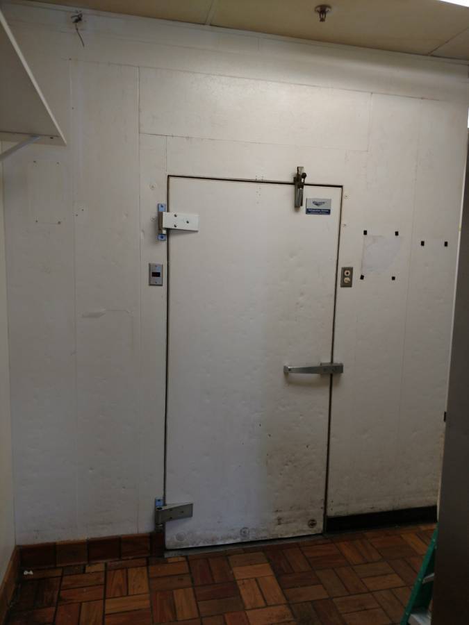 8x10 walk in cooler taken down ready to go