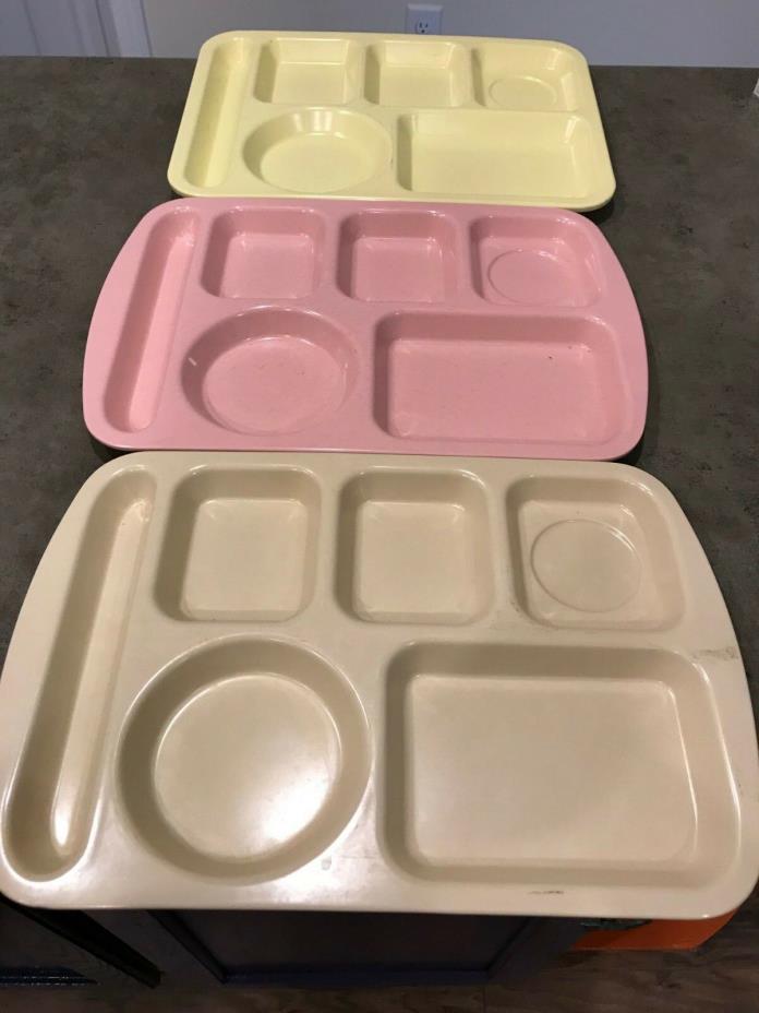 Carlisle Plastic Compartment Food Trays Lot of 3