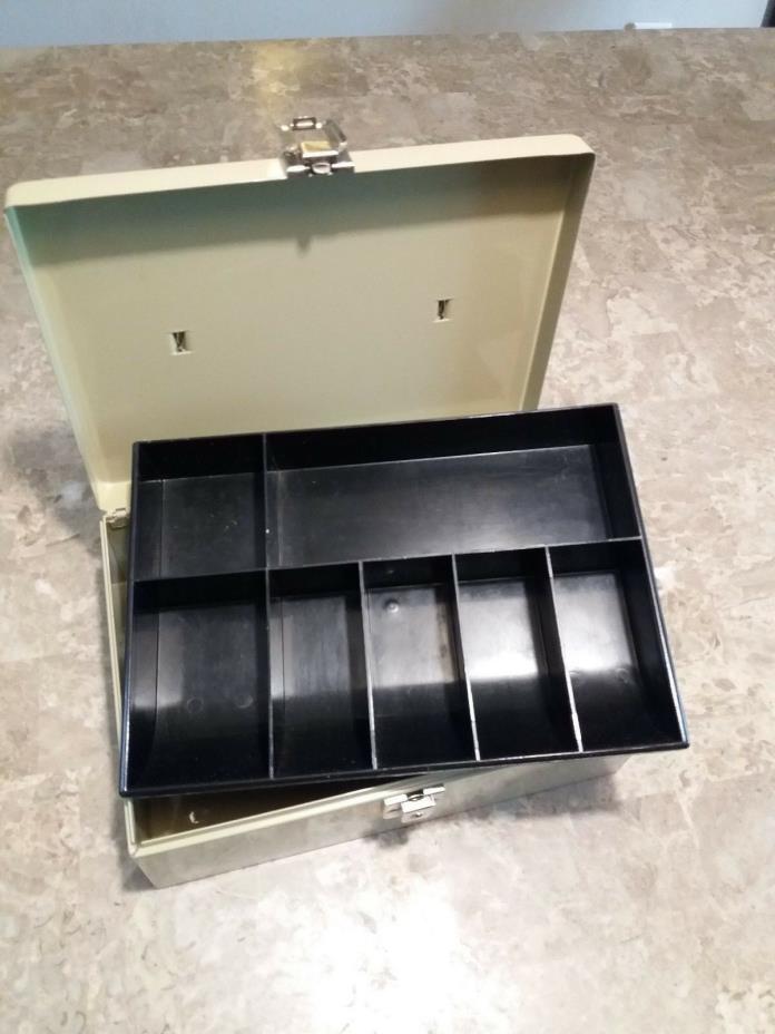 Metal Lock Locking Latch Steel Petty Cash Money Box 7-Compartment Tray NO KEYS