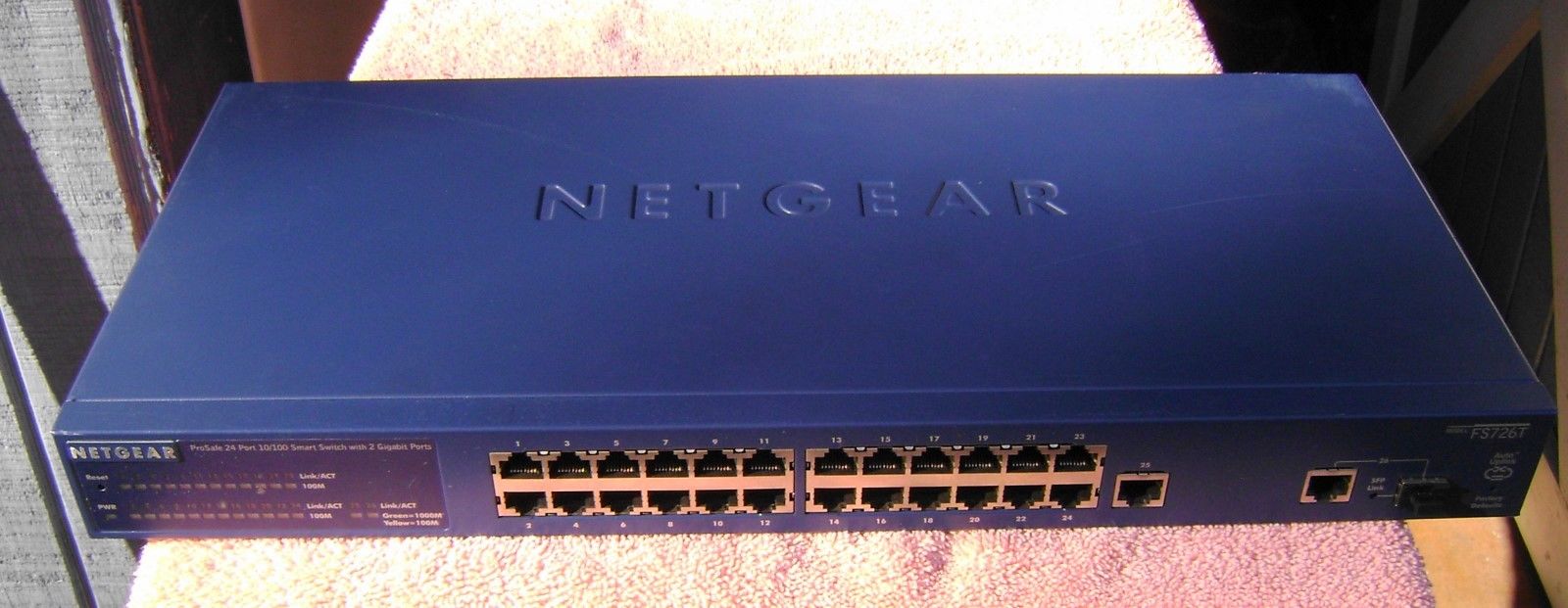 NetGear ProSafe FS726T  24-Port 10/100 2x Gigabit Ports Smart Switch