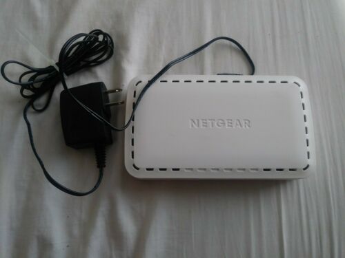 Netgear GS608 v4 8Port GB Ethernet Network Switch + Adapter