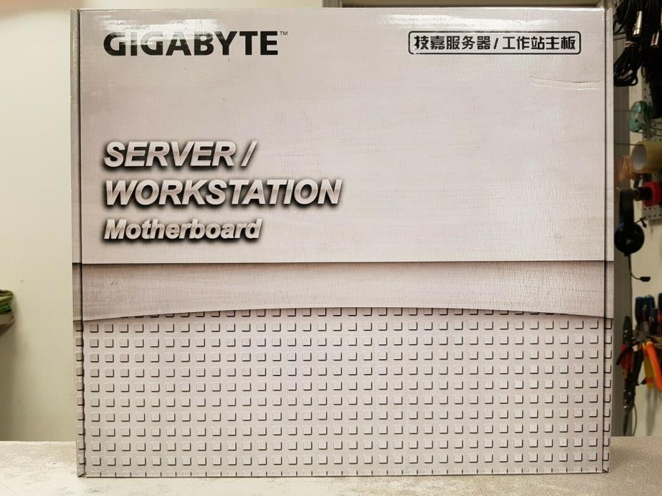 Gigabyte MZ31-AR0 AMD EPYC Extended ATX Socket SP3 Server Board