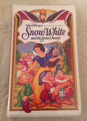 Disney Clamshell VHS Movie Tape Snow White and the Seven Dwarves Masterpiece