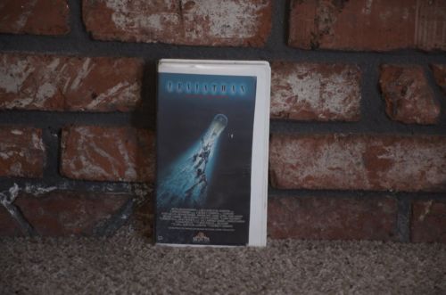 Leviathan (VHS). Cut Box Nothing Special But Great Movie