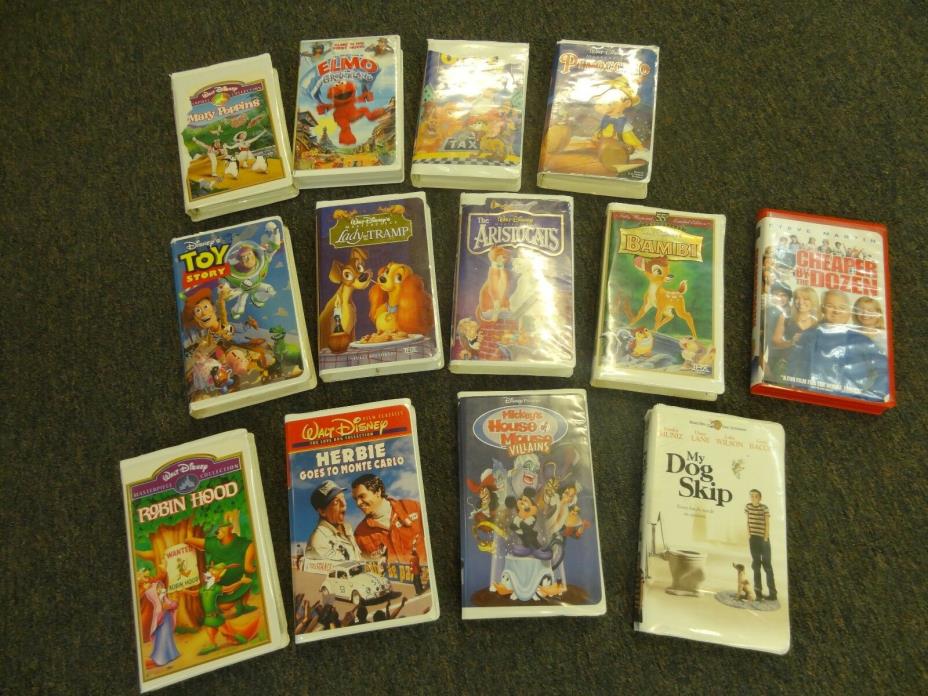 LOT OF 13 DISNEY VHS TAPES **PINOCCHIO, ARISTOCATS, HERBIE, & OTHERS