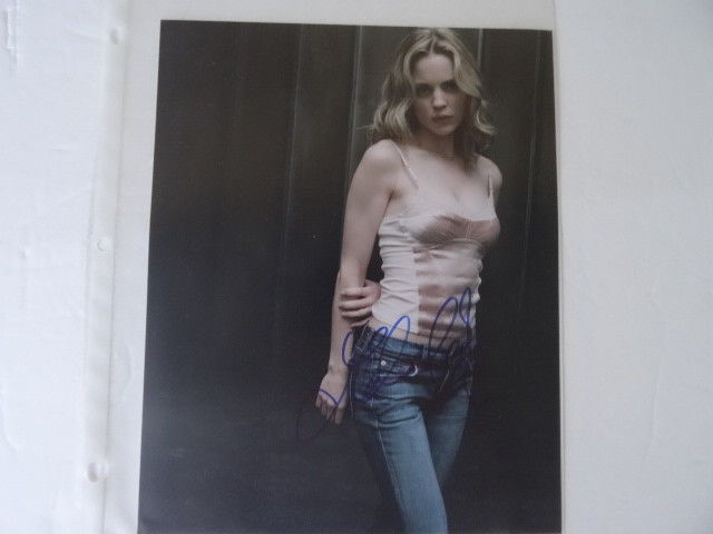 MELISSA GEORGE AUTOGRAPHED PHOTO w/COA - 8