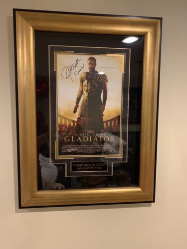 RUSSELL CROWE SIGNED GLADIATOR MOVIE POSTER