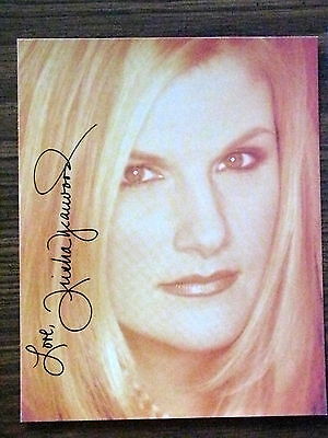 TRICIA YEARWOOD AUTOGRAPHED 8X10 PHOTO COUNTRY MUSIC STAR FEMALE VOCAL SIGNATURE