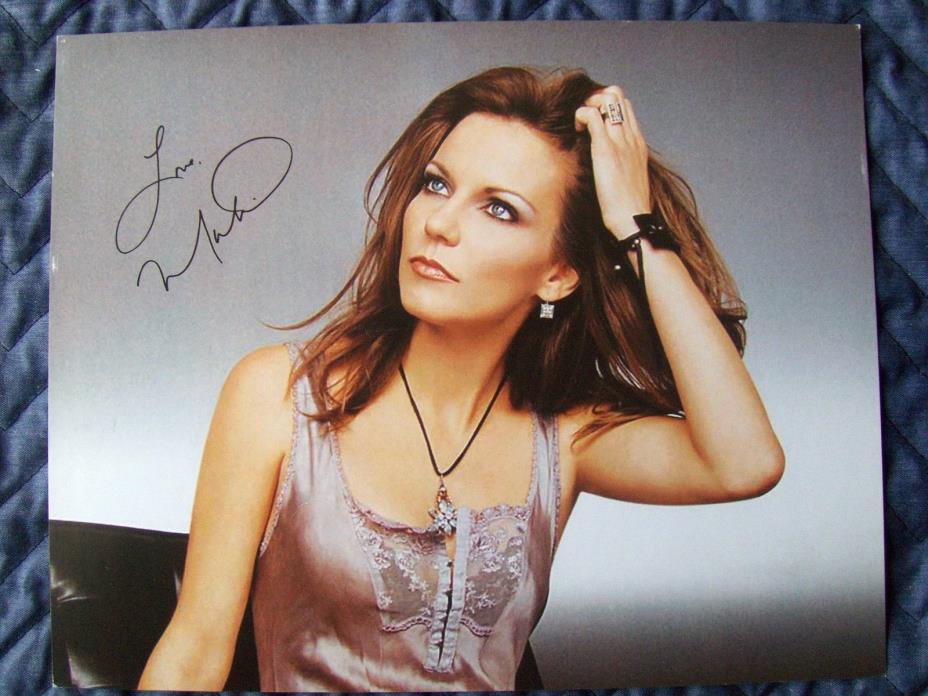 Martina McBride signed beautiful 8x10 photo / autograph