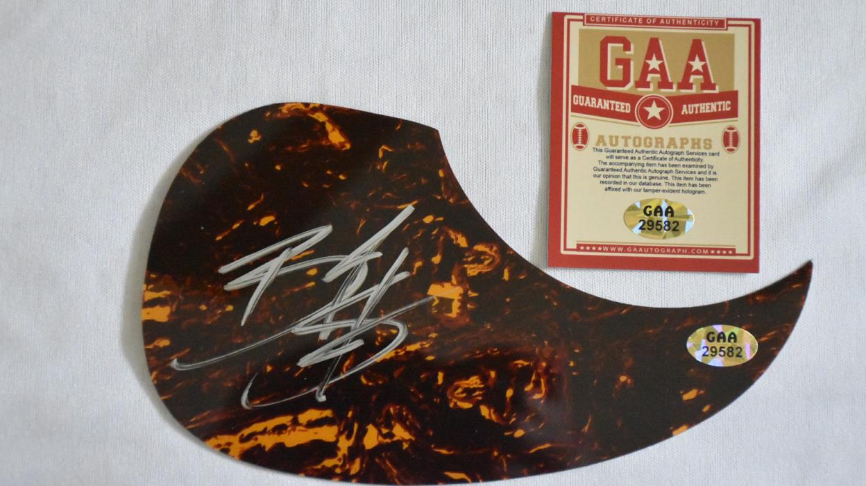 BLAKE SHELTON SIGNED AUTOGRAPHED GUITAR PICK GUARD WITH COA