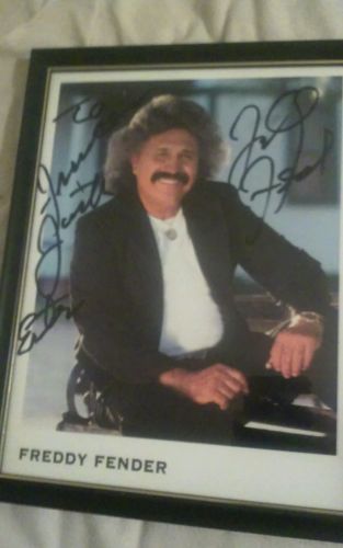 Freddy fender musician  autograph with letter huertas on back rare news article
