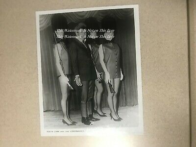 Robin Lynn & The Londonaires Autographed Original Promotional Photograph 1967