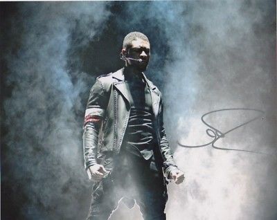 Usher Raymond Autographed Signed 8x10 Photo COA #J3
