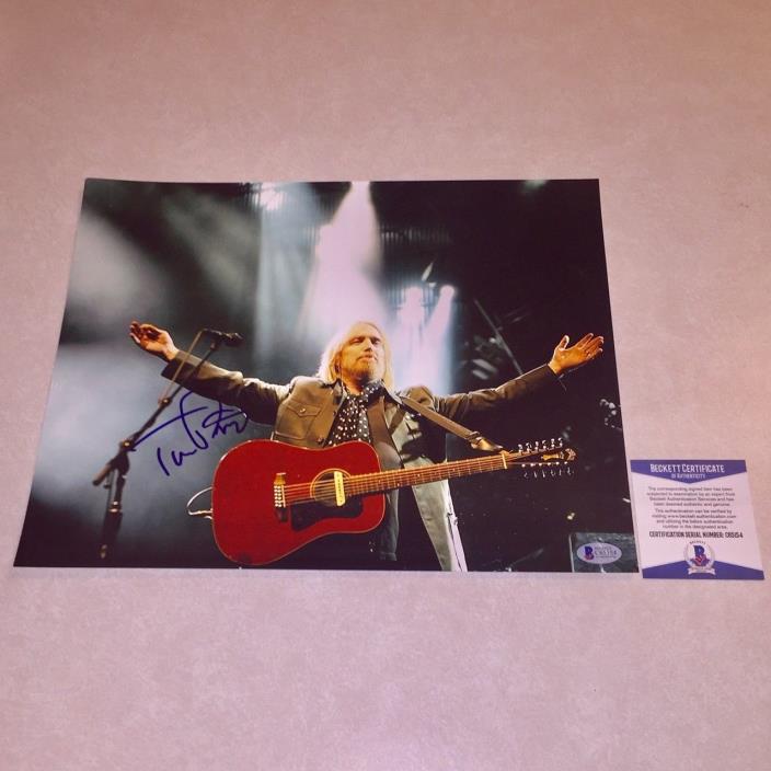 TOM PETTY signed autographed 11X14 PHOTO THE HEARTBREAKERS RNR BECKETT BAS COA