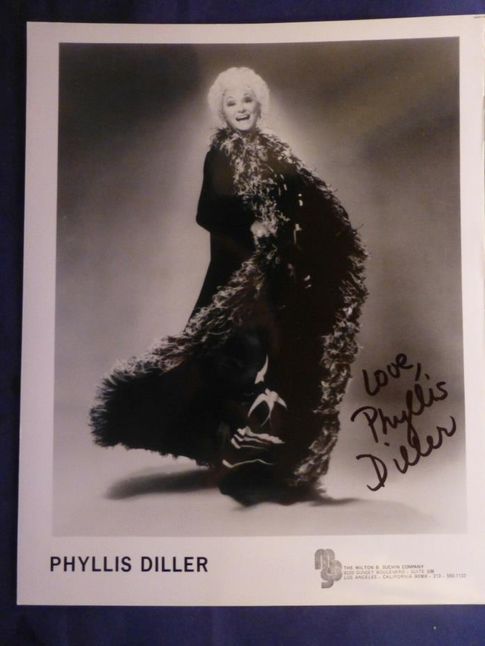 Phyllis Diller Signed 8 x 10 Black & White Photo with COA