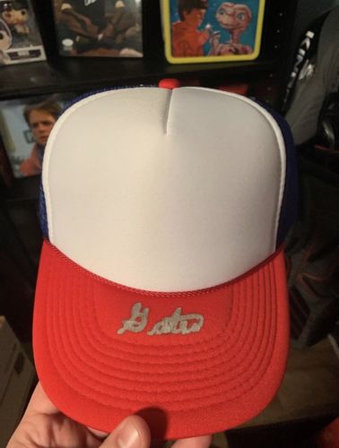 gaten matarazzo autograph hat