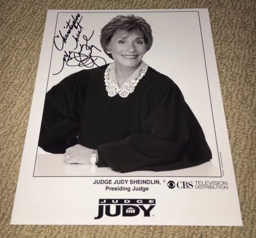 JUDGE JUDY SCHEINDLIN - SIGNED 8X10 PHOTO! *AUTOGRAPHED* JUDGE JUDY