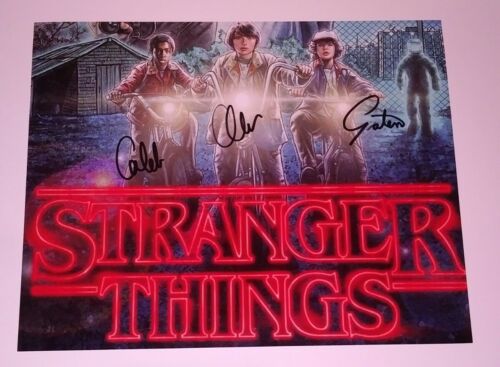 Stranger Things Signed Photo COA Finn Wolfhard Gaten Matarazzo Caleb McLaughlin