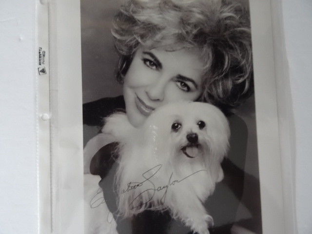 ELIZABETH TAYLOR BEAUTIFUL AUTOPEN SIGNED PHOTO - 8