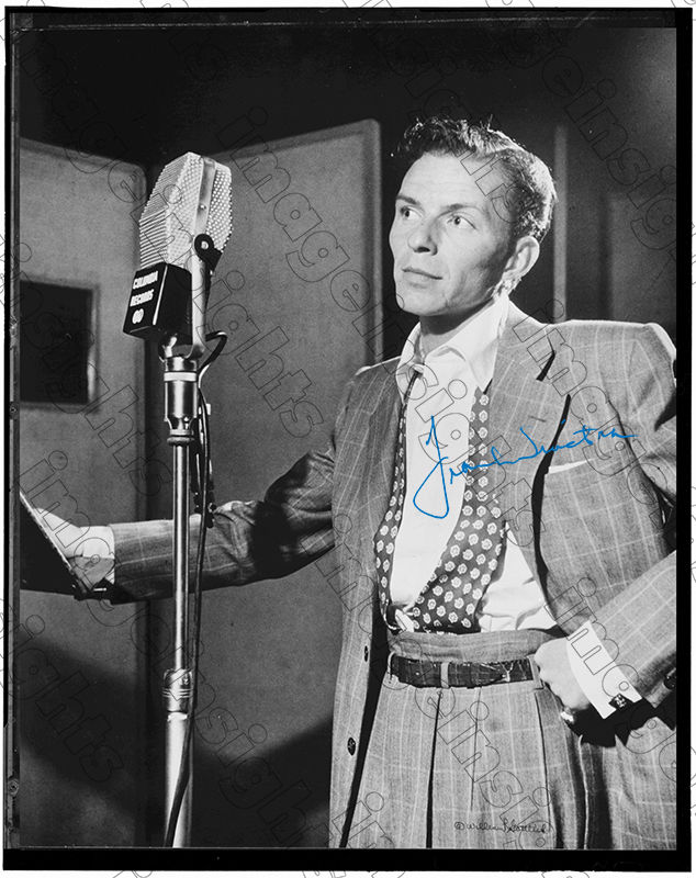 FRANK SINATRA Screen and Music Legend 8 X10 AUTOGRAPHED 1947 PHOTO RP