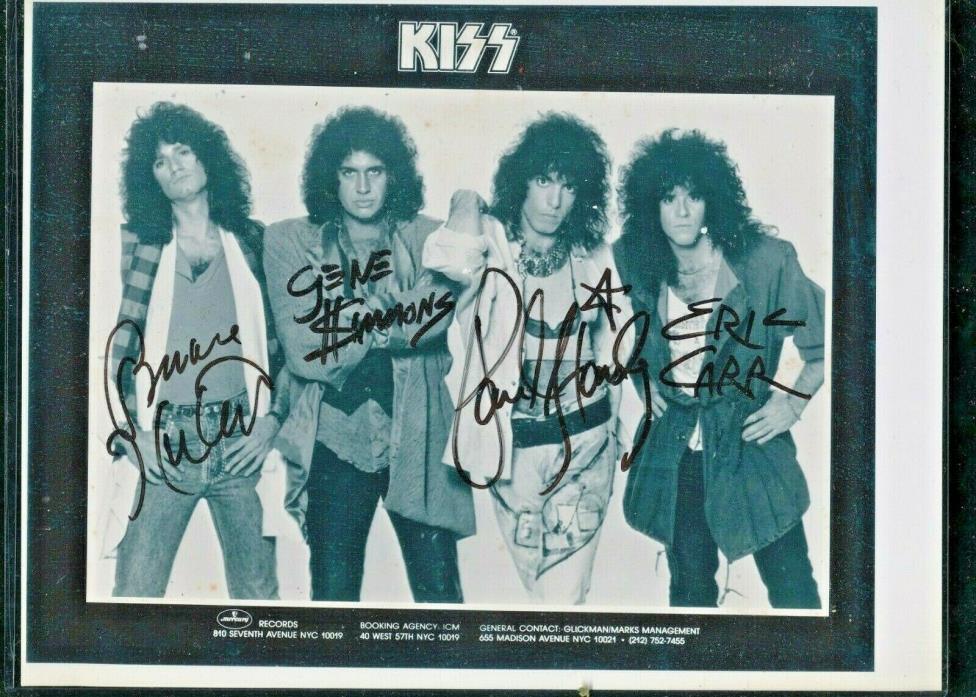 K.I.S.S. ROCK GROUP SIGNED AUTO REPRINT !! ****