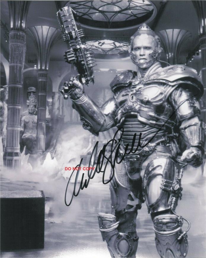 Arnold Schwarzenegger w/autograph 8x10 High Resolution Repro Photo