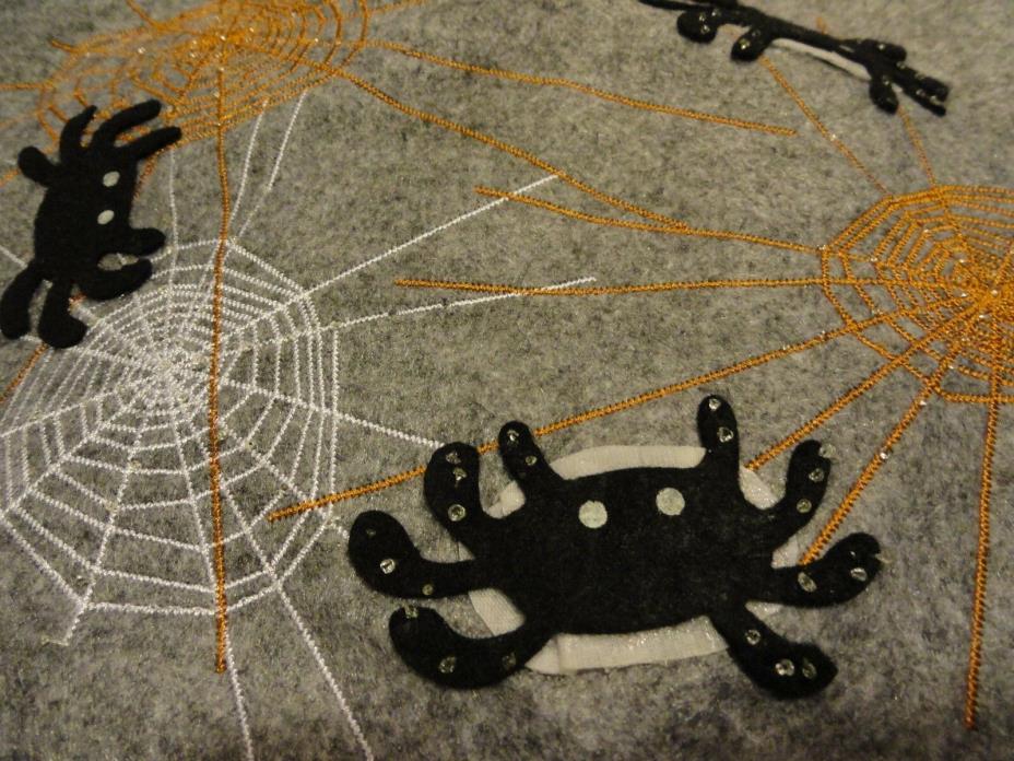 new Gray felt Halloween PURSE~SPIDERS that LIGHTS UP Handbag FUN Spider Webs