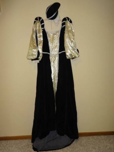 Renaissance Royal Queen Women's Costume Regal Black Gown Medieval Dress Velvet