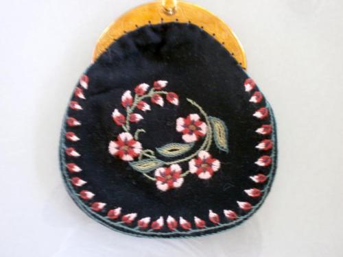 LOVELY AUTHENTIC HAND EMBROIDERED NORWEGIAN BUNAD PURSE FROM NORWAY