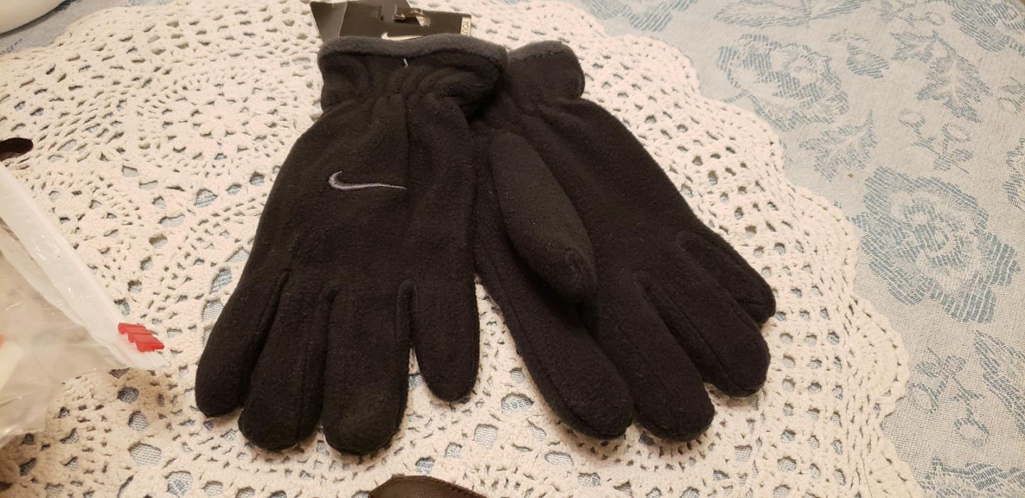 NWT  Nike Boy's  Fleece Gloves  Sz. 8-20  Black/Grey  NEW