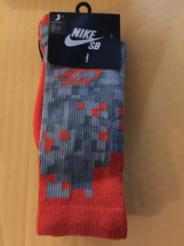 Two (2) Pair Nike SB Boys Medium High Crew 5Y-7Y Socks Orange/Grey; Black/Grey