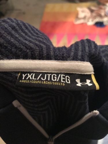 under armour hoodie Yxl