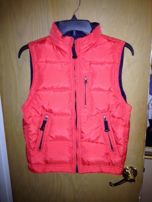 Boys size M DOWN Vest orange GAP EUC zip front pockrts Winter WARM