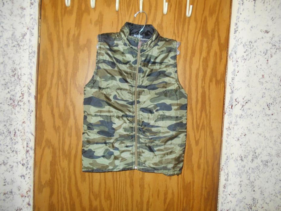 Boys camaflage vest  size 5-6