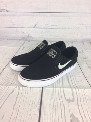 Nike Janoski Youth Slip On Skate Shoes Sz 4Y Black White