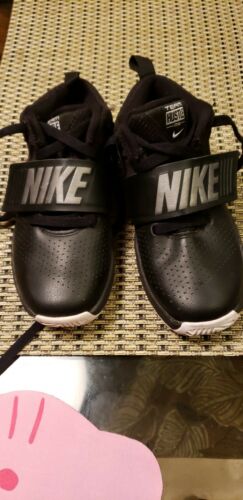 Nike shoes team hustle d8 for boys size 13C black and silver