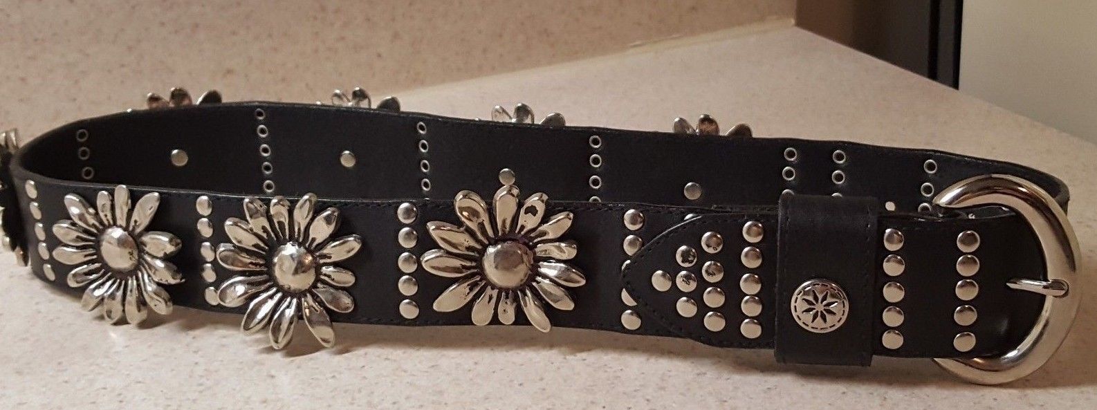 EXPRESS Girls Youth Leather Belt, Metal Flowers, Heavy Quality, 33