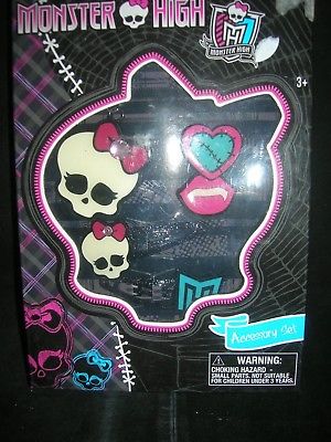 Monster High Accessory Set necklace/snap clips/2 rings