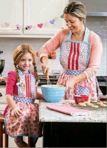MATILDA JANE HEARTS AND CRAFTS MOMMY & ME APRON SET LOT NEW IN BAG NWT CAMP MJC