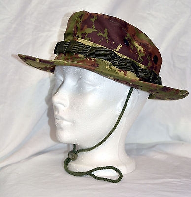 New italian camo bonnie hat size medium (refbox#61)