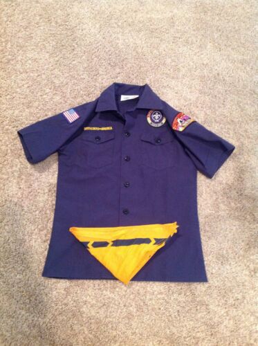 BSA Blue Cub Scout Uniform Short Sleeve Shirt With Neckerchief Youth M  - NICE!!