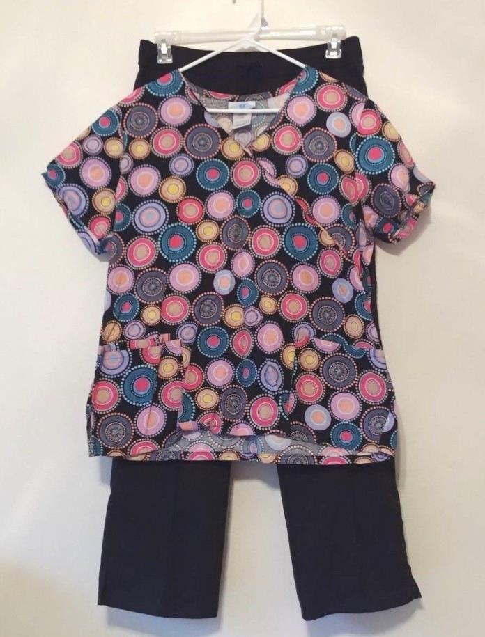 womens scrub set size L top black with colored circles and black pants