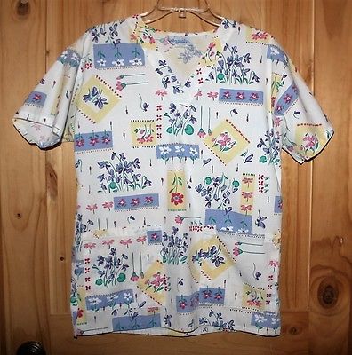 Angelica  SCRUB TOP  size Small   FANCY  CUTE  Floral Print   Made USA   LOT6101