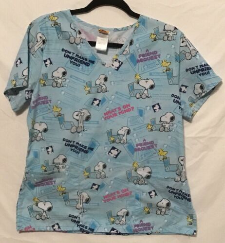 Snoopy Scrub Top S Small Womens Peanuts GUC Woodstock computer Friend Request