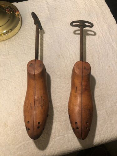 ANTIQUE (2) SHOE TREE STRETCHERs, WOOD AND CAST IRON, ADJUSTABLE Size 3