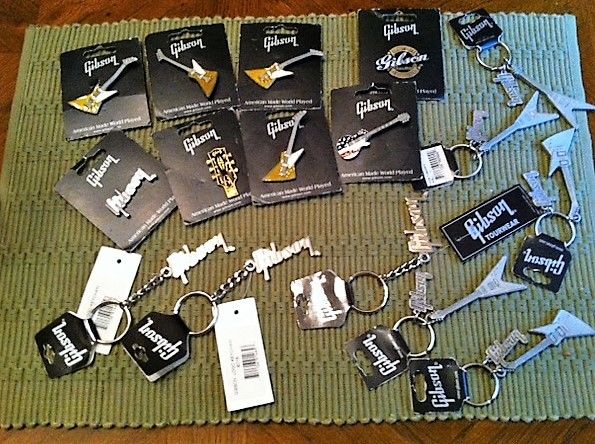 GIBSON NOS PINS & KEYCHAINS - NWT FLYING V, EXPLORER,LP