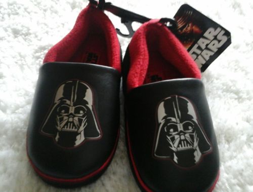 star wars slippers boys brand new with tags size L(9-10) DISNEY DARTH VADER