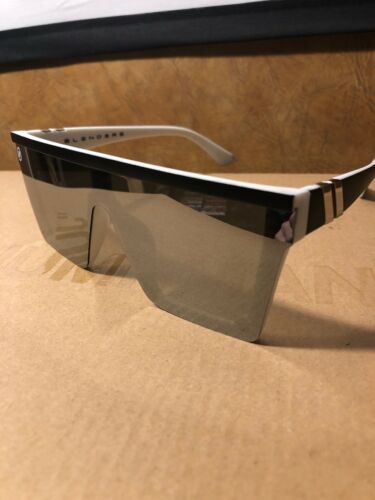 Blenders Eyewear Sunglasses Rolling Dice Polarized Original Package Hardly Worn